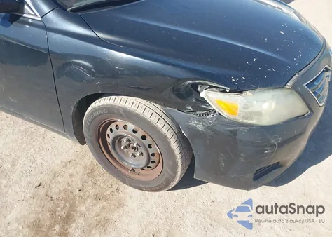 2010 Toyota Camry Le z USA, uszkodzony, nr VIN 4T1BF3EK8AU528426